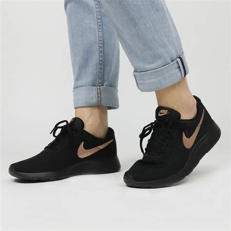 nelson nike sneakers zwart goud dames|Nelson Sneakers voor dames online .